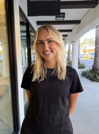Bailey Daynes, Esthetician